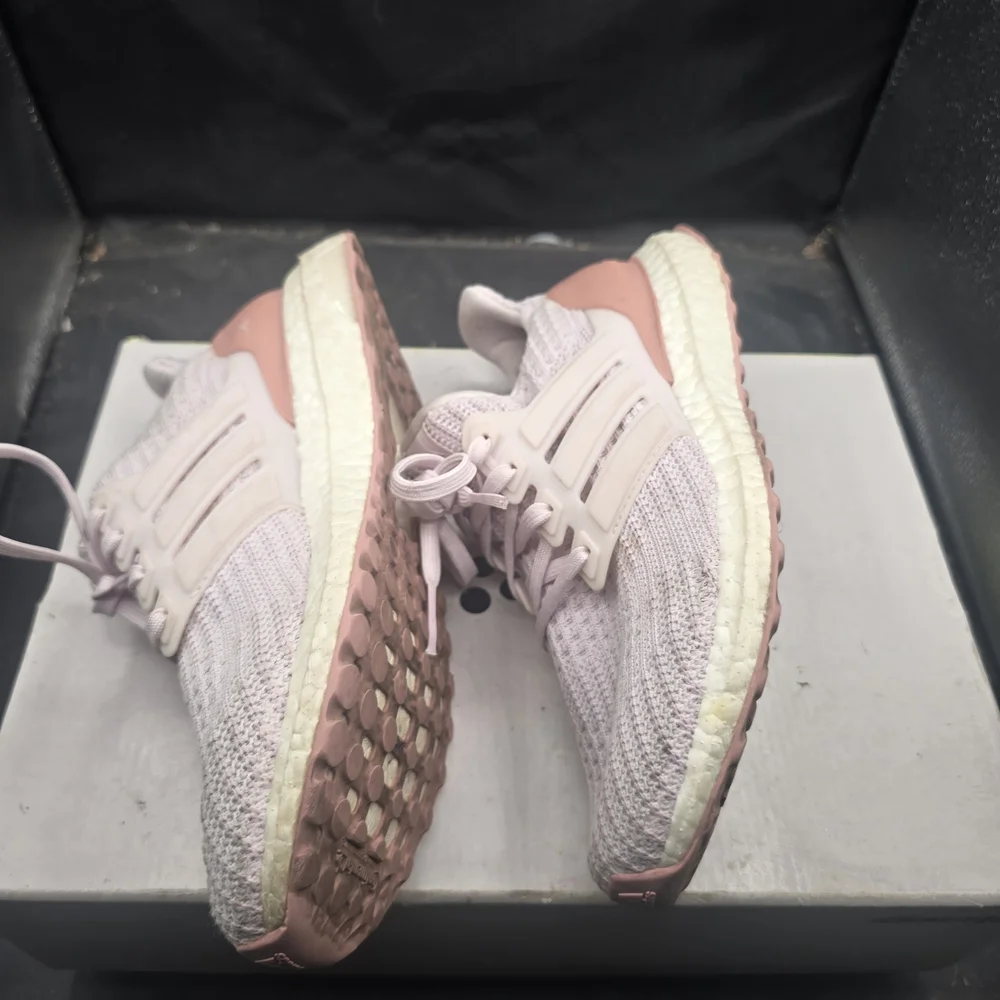 Adidas Women's Soft Pink Knit Sneakers‎
